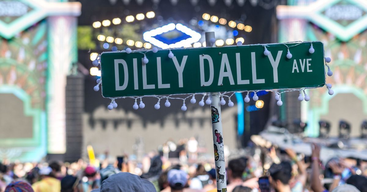 Dilly dally ave totem